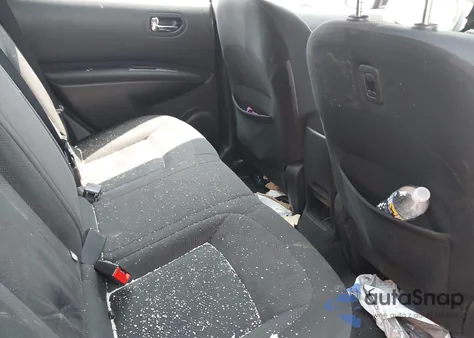 2015 Nissan Rogue Select S z USA, uszkodzony, nr VIN JN8AS5MV2FW770017